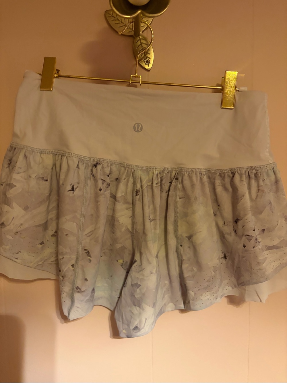 lululemon athletica Women’s Light Gray Floral Athletic Shorts